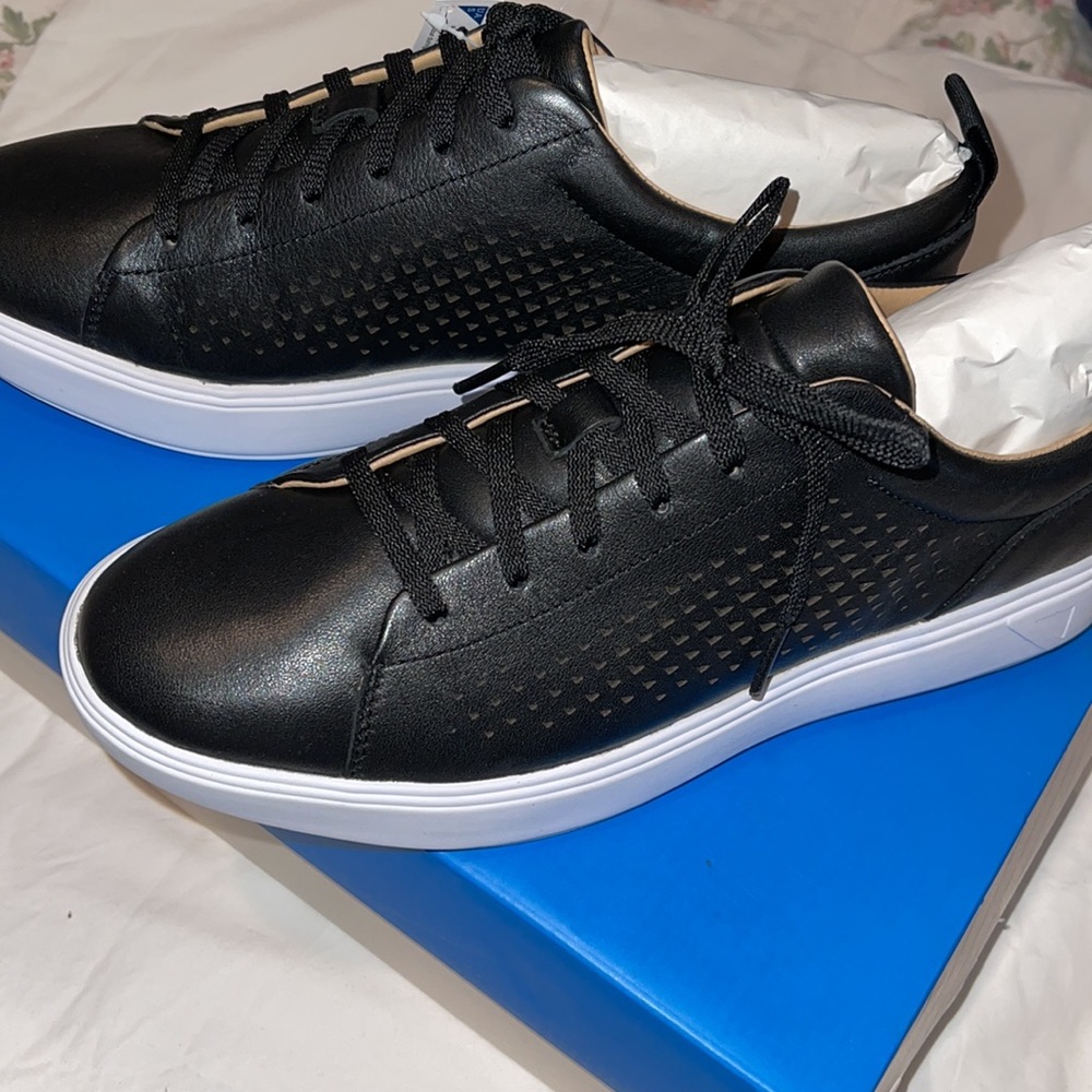 Under Armour Dressy Sneakers US size 9